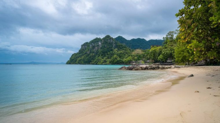 découvrir les plages de l’île de langkawi, malaisie