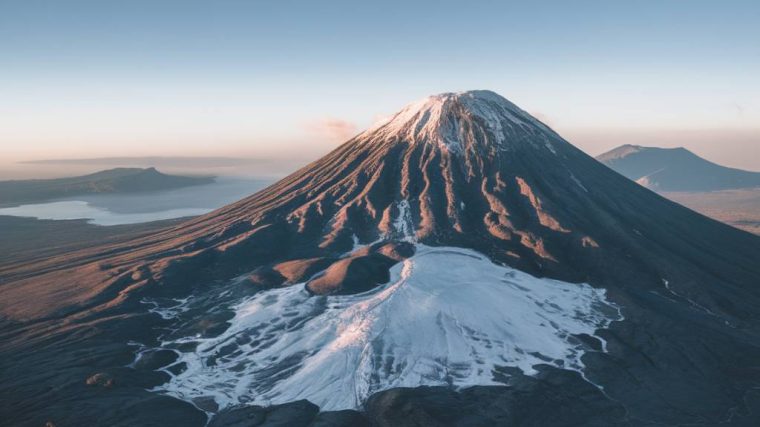 ascension du mont rinjani, indonésie : conseils pour une randonnée exigeante